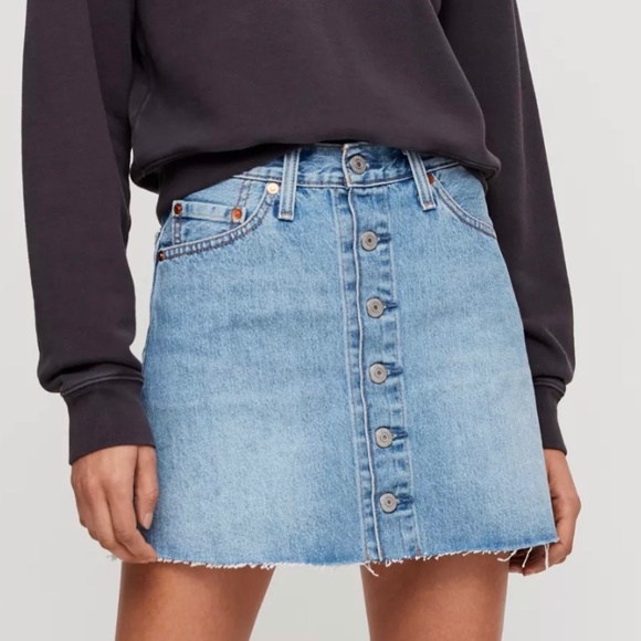 Levis Ribcage Skirt (brand new) - size 27 - Picture 1 of 10